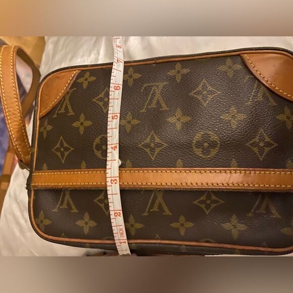 Auth LOUIS VUITTON Mono
Canvas Trocadero camera Crossbody. A rating MSRP $2700 - Picture 16 of 16